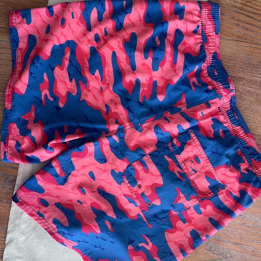 Vineyard Vines Pink and Blue Camo Shorts